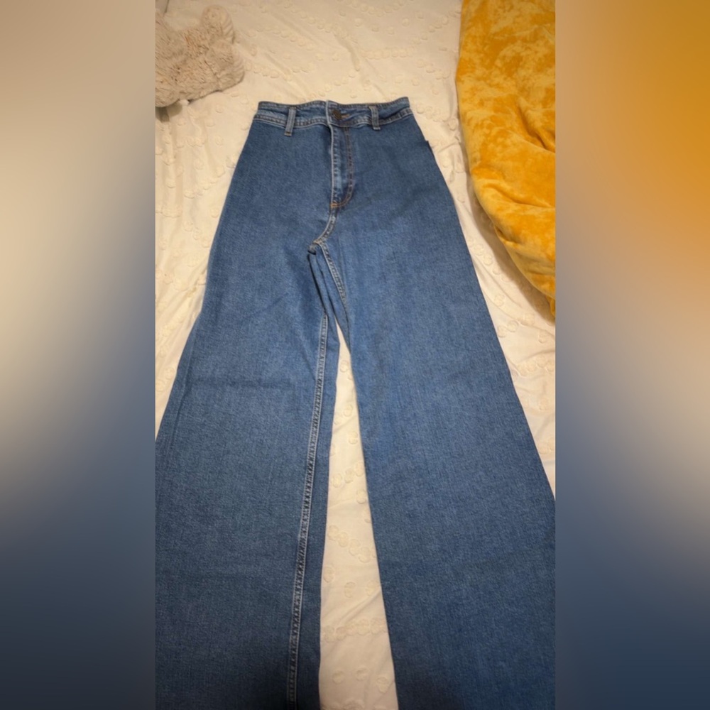 Really cute Zara jeans (worn once)